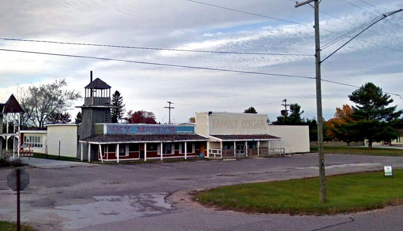 Woodside Country Inn  (Sky McFlys) - 2015 Street View (newer photo)
